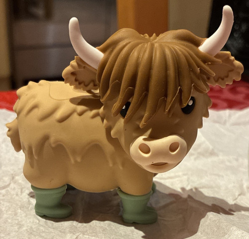Highland cow plastic keyring - highland,