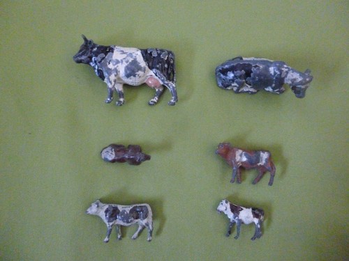 Metal cows calfs - cows,
