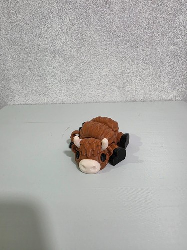 Articulated highland cow - highland,