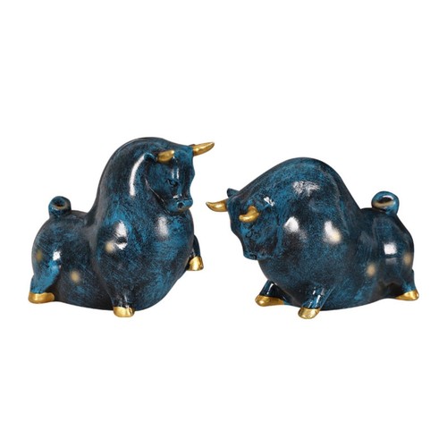 Pieces bull statue - pieces,